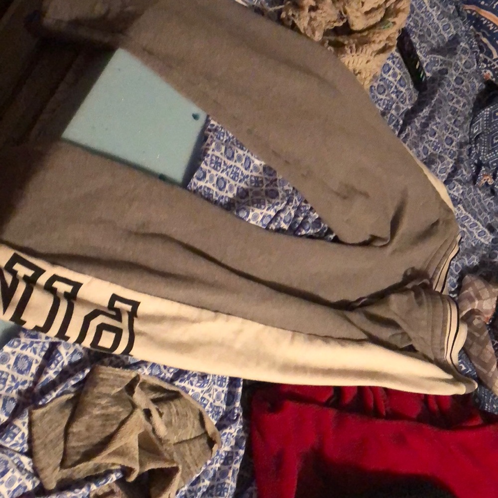 Pink pants reposhing